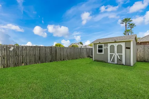 322 Spencer Landing W La Porte TX 77571