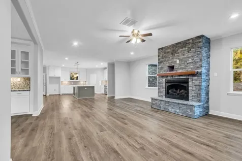 83 White Oak Drive N Woodbranch TX 77357