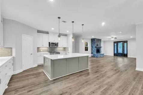 83 White Oak Drive N Woodbranch TX 77357