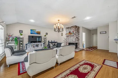9915 Villa Verde Drive Houston TX 77064