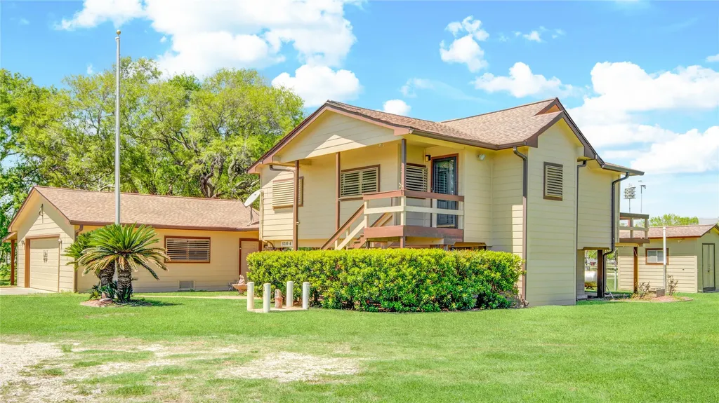 5216-4 County Road 469 Brazoria TX 77422