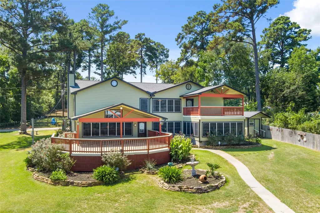 200 Trott Lane Point Blank TX 77364
