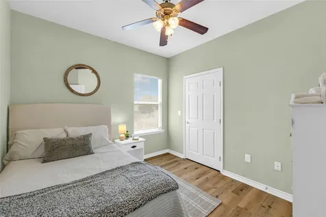 5419 Avenue N 1/2 Galveston TX 77551