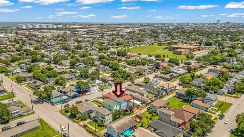 5419 Avenue N 1/2 Galveston TX 77551