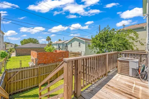 5419 Avenue N 1/2 Galveston TX 77551