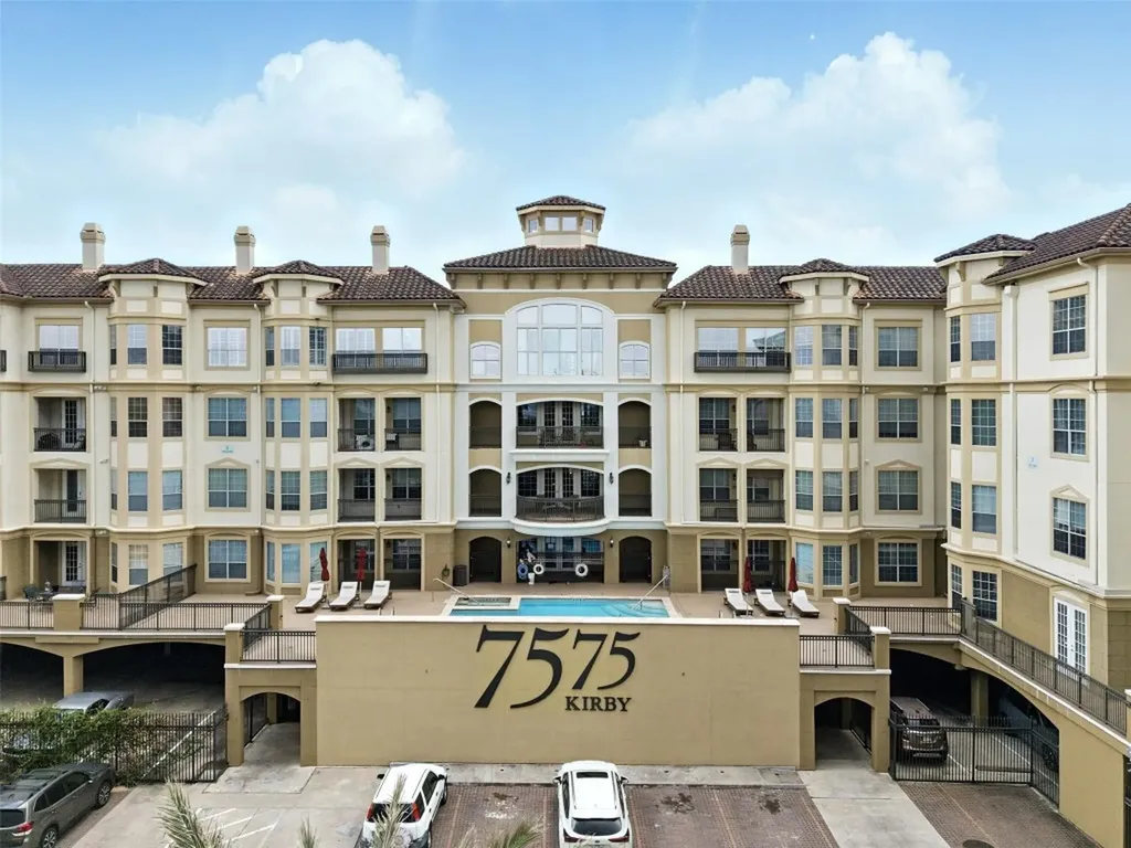7575 Kirby Drive 2204 Houston TX 77030