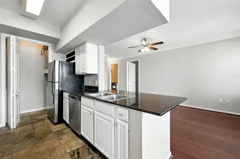 7575 Kirby Drive 2204 Houston TX 77030