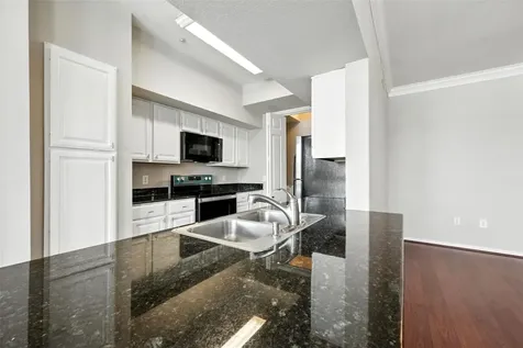 7575 Kirby Drive 2204 Houston TX 77030