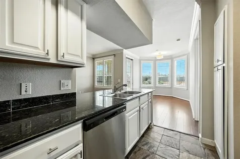 7575 Kirby Drive 2204 Houston TX 77030