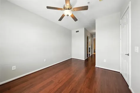 7575 Kirby Drive 2204 Houston TX 77030