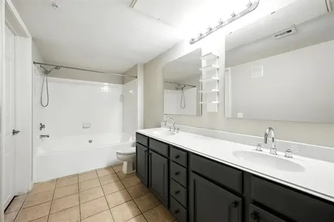 7575 Kirby Drive 2204 Houston TX 77030
