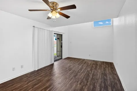 4401 Carter Creek Parkway 13 Bryan TX 77802