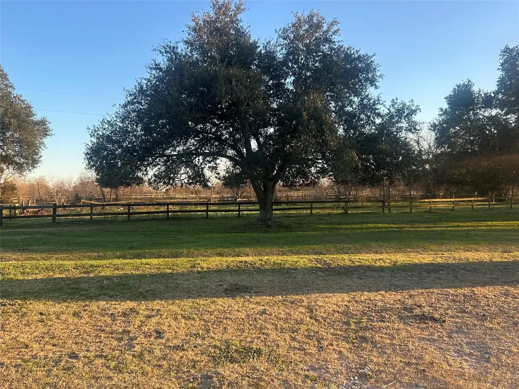 300 Fremont Lane Brookshire TX 77423