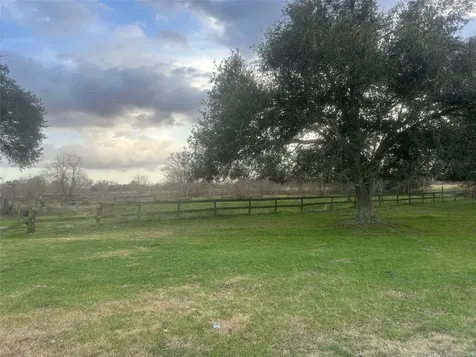 300 Fremont Lane Brookshire TX 77423