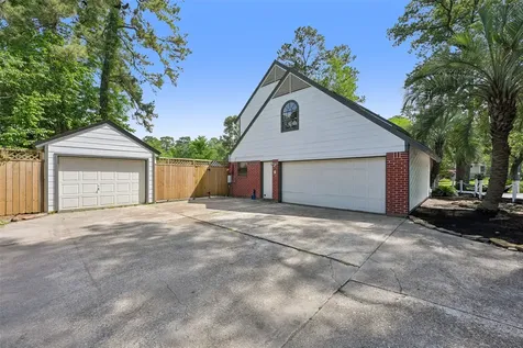 1211 Golden Bear Lane Kingwood TX 77339