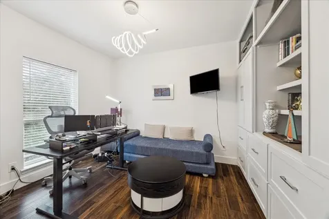 2100 Tanglewilde Street 373 Houston TX 77063