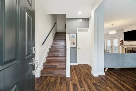 2100 Tanglewilde Street 373 Houston TX 77063