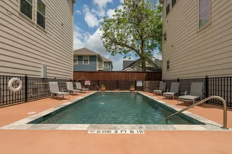 1429 W 21st Street Houston TX 77008