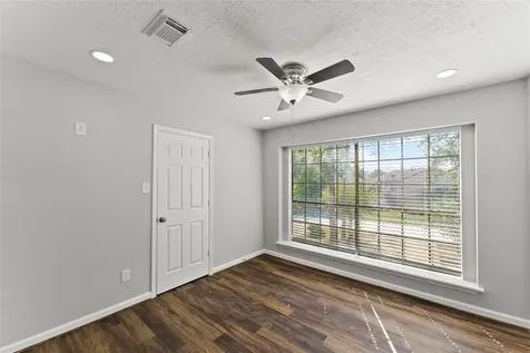 4826 Brooklawn Drive Houston TX 77066
