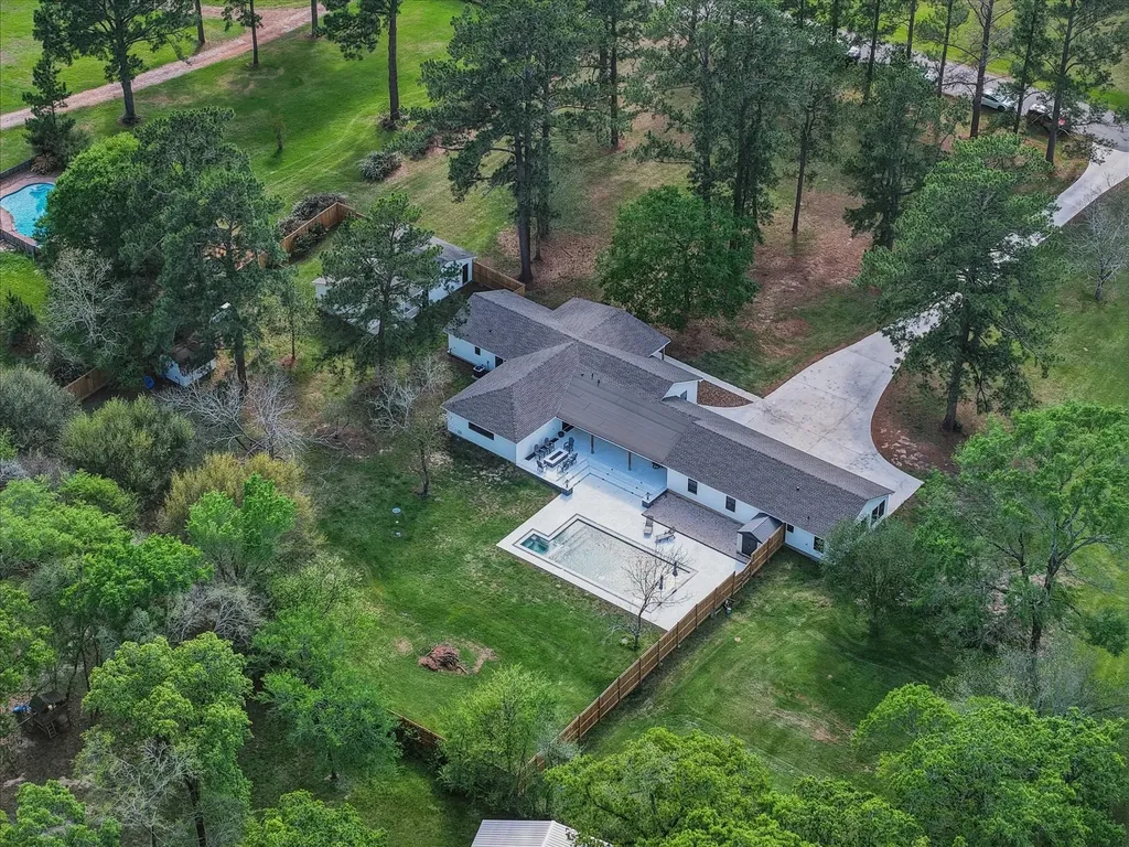 19855 W Lakeshore Drive Magnolia TX 77355