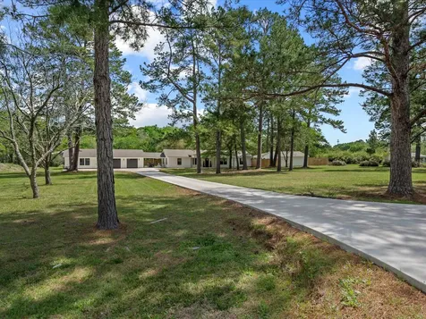 19855 W Lakeshore Drive Magnolia TX 77355