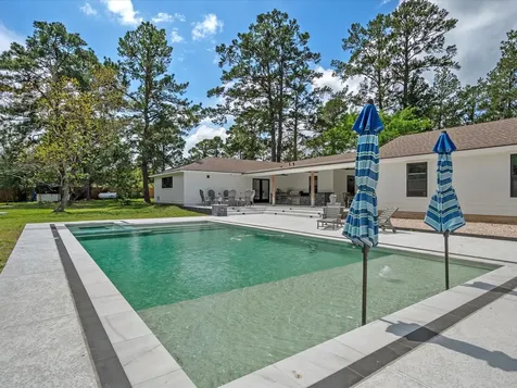 19855 W Lakeshore Drive Magnolia TX 77355