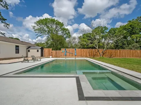 19855 W Lakeshore Drive Magnolia TX 77355