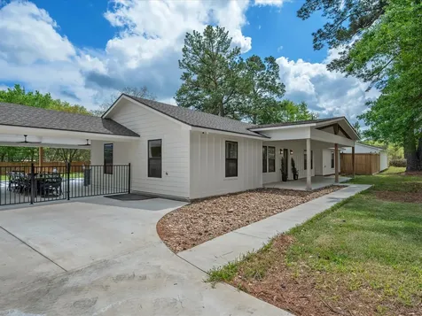 19855 W Lakeshore Drive Magnolia TX 77355