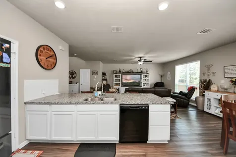 127 Worley Way Huntsville TX 77320