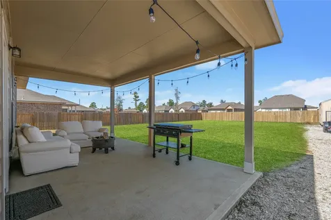 12242 N Chestnut Hills Drive Conroe TX 77303