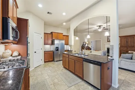 18115 Oliveria Way Houston TX 77044