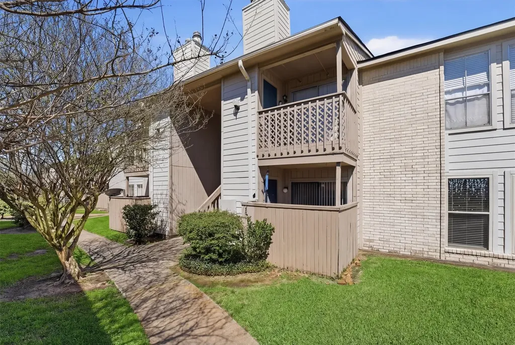 3919 Fairmont Parkway 227 Pasadena TX 77504