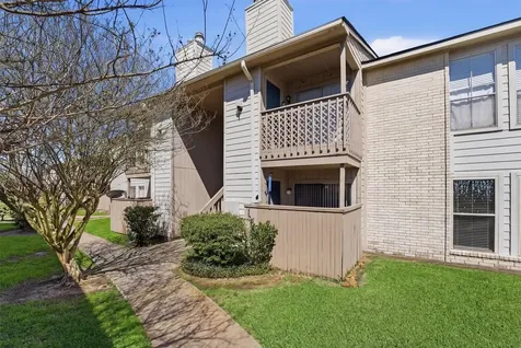 3919 Fairmont Parkway 227 Pasadena TX 77504
