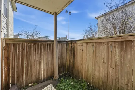 3919 Fairmont Parkway 227 Pasadena TX 77504