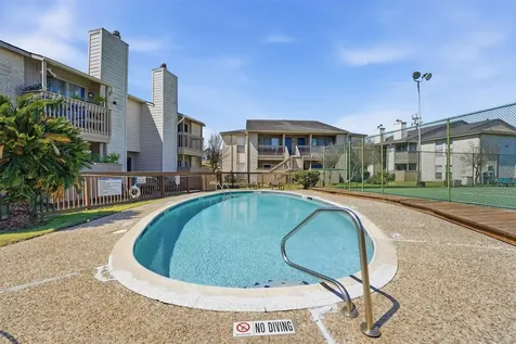 3919 Fairmont Parkway 227 Pasadena TX 77504