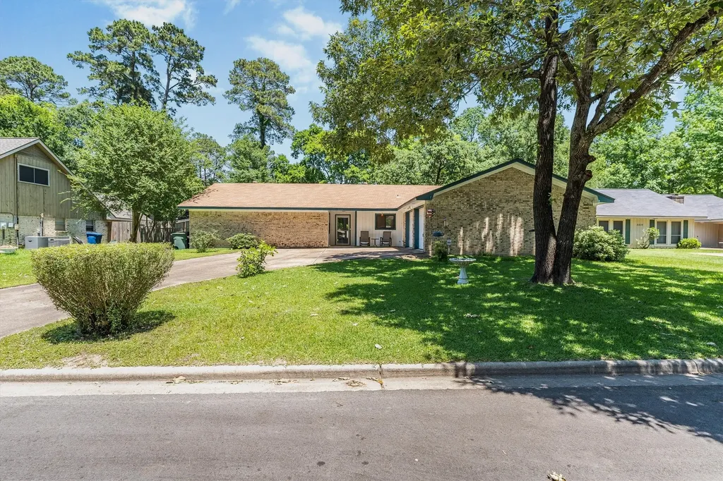 3333 Bent Bough Park Huntsville TX 77340