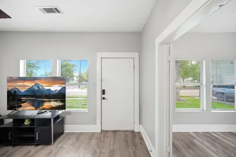 204 W Murrill Street Baytown TX 77520