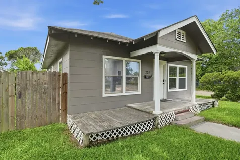 204 W Murrill Street Baytown TX 77520