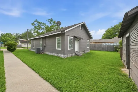 204 W Murrill Street Baytown TX 77520