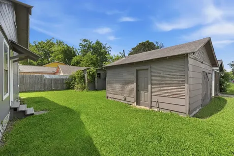 204 W Murrill Street Baytown TX 77520