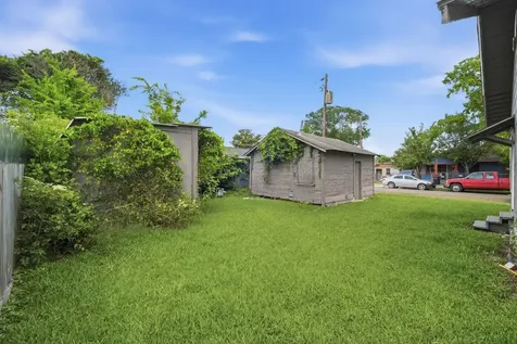 204 W Murrill Street Baytown TX 77520
