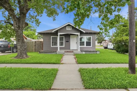 204 W Murrill Street Baytown TX 77520