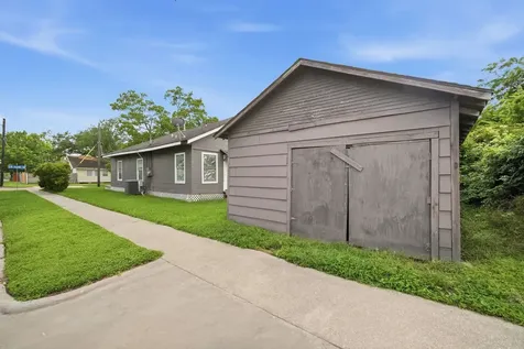 204 W Murrill Street Baytown TX 77520