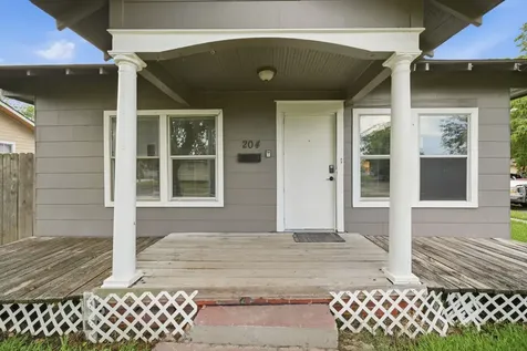 204 W Murrill Street Baytown TX 77520