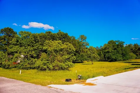 155 Wildwood Lake Drive N Huntsville TX 77340