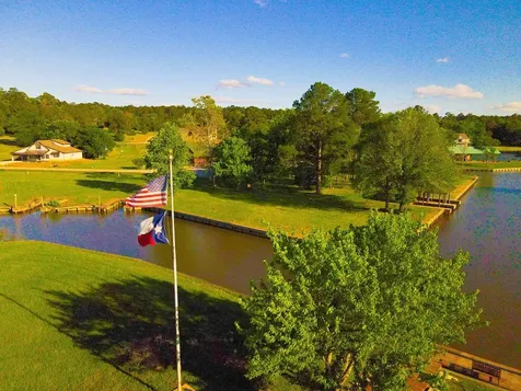 155 Wildwood Lake Drive N Huntsville TX 77340