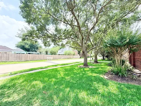 12110 Shadowpoint Drive Houston TX 77082