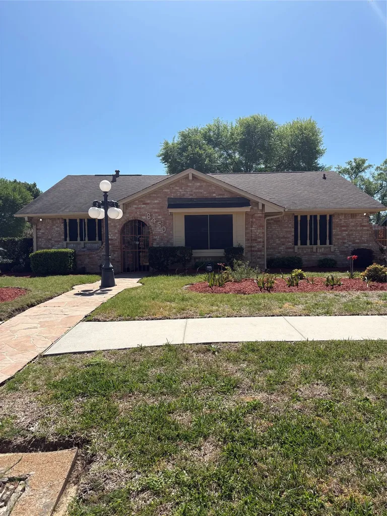 8450 Bigwood Street Houston TX 77078