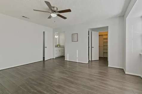 2324 Shadowdale Drive 294 Houston TX 77043