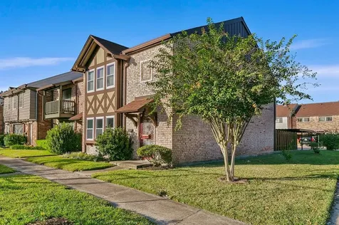 2324 Shadowdale Drive 294 Houston TX 77043